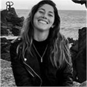 Soy Daniela, Arquitecta y apasionada por conocer el mundo, viajando y enseñando a otros viajeros de la cultura y el idioma! Puedo ayudarte a mejorar tu nivel de español de forma más entretenida y además que conozcas de cultura y arquitectura!