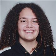 Soy una persona muy creativa, i me gustaria ajudar a niños de primària, con sus materials.