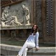 El inglés se me da muy bien estoy preparándome para sacarme el C1, me veo apta para dar clases desde 0 hasta un nivel de ESO. 