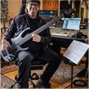 Propose cours de basse chez moi sur Paris 75013