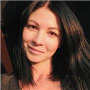 Professeur bilingue donne des cours de français langue étrangère à distance. Tous niveaux, tous les âges