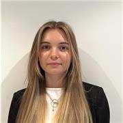 Estudiante con expediente impecable, con posibilidad de impartir bastantes materias