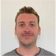 Experienced English tutor teaching students aged 11 and above