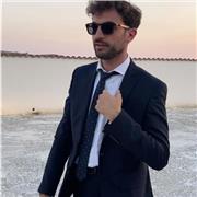 Laureato in Ingegneria, con esperienza in insegnamento, impartisce lezioni di Matematica e Geometria