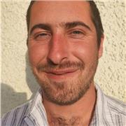 Me defino como Nativo en Ingles y Castellano al haberme criado y trabajado en España y USA y estoy selecionado como traductor