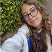 Soy una chica de 18 años con ganas de enseñar a los niños que lo necesiten. Tengo el título del First y ya he dado clases antes.