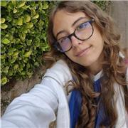 Soy una chica de 18 años con ganas de enseñar a los niños que lo necesiten. Tengo el título del First y ya he dado clases antes.