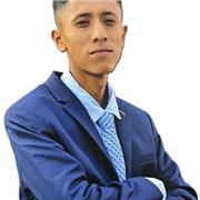 Docente especializado en la enseñanza de tecnologías de la información y la comunicación, con experiencia en la formación de niños