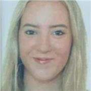 Me llamo Paula soy una persona agradable y alegre a la que le encantan los niños y el Inglés.