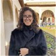 Profesora de sociales apta para todos los niveles, tengo el master de profesorado y soy graduada en trabajo social