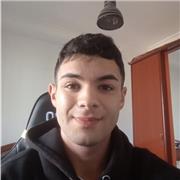 Profesor de inglés imparte clases hasta bachillerato