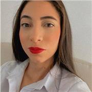Profesora de comunicación con experiencia en manejo de redes sociales y creación de contenido