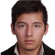 Ingeniero mecánico, con conocimiento en temas como cálculos, estadísticas y física