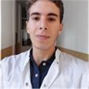 Étudiant de médecine:(bac mathématiques)..primaire jusqu'au lycée