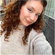 Estudiante de Sociología con vasto conocimiento de Inglés, tengo experiencia enseñando a niños desde 4to básico hasta 2do medio