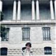 Joven angloparlante, certificado con TOEFL C1, con experiencia previa en enseñanza. Paciente apoyo para todas las edades. 