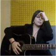 Ragazza disponibile per lezioni di solfeggio base