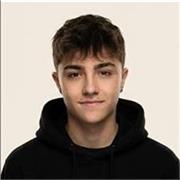 Soy un desarrollador web con conocimientos sobre hardware y daria clase tanto a alumnos de programación como de sistemas