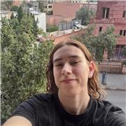 Estoy cursando el primer curso de Univerisad y me encantaría ayudar o reforzar a alumnos de Primaria o ESO.