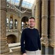 Profesor de Primaria/ESO que imparte clases de Matemáticas, Inglés, Física y Química y Lengua castellana y literatura
