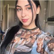 Me enfoco en niños y niñas, acompañándolos en su aprendizaje de manera dinámica y divertida