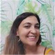 Maestra de primaria de escuela pública con amplia experiencia.