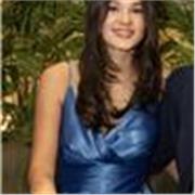 Soy una estudiante de idiomas, hablo Inglés, Italiano, Alemán y Francés. Tengo 2 años de experiencia en dar clases particulares.