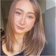 Studentessa di giurisprudenza diplomata al liceo classico con indirizzo Cambridge con livello di inglese certificabile