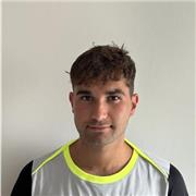 Me defino como una persona muy atenta, amable y con ganas de trabajar bien y enseñar aparte de aprender de los niños