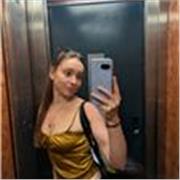 Profesora de saxofón y piano y teoría musical, también educación infantil y primaria, trato mucho con niños