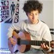 ¿Sin planes este verano? ¡Aprende guitarra y empieza a tocar tus canciones favoritas desde la primera clase! Formación Online