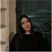 Professeure d’anglais offrant des cours adaptés à des élèves de tout âge et de tout niveau.