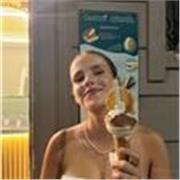 Sono una studentessa di terza superiore che offre lezioni private di inglese a Milano. Parlo 3 lingue fluentemente.
