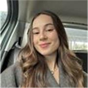 Estudiante universitario apto para clases de Primaria y ESO