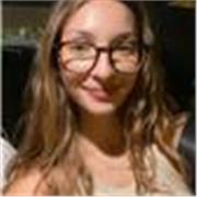 Profesora de inglés con una pasión por el idioma, apta para todas las edades con un nivel C1 en proceso de sacarse el C2.