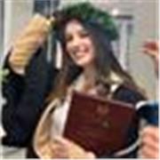 Laureata in lettere classiche impartisce lezioni di latino, greco, italiano e storia; ripetizioni alunni scuole medie ed elementar
