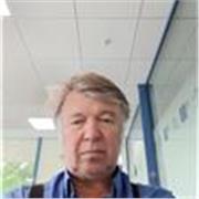 Soy un profesor con mucha y variada experiencia. Últimamente he trabajado en la U.I.M.P. con niveles hasta C2. En grupos reducidos