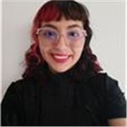 Profesora de apoyo escolar en modalidad presencial y virtual con enfoque en ciencias sociales