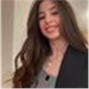 Profesora titulada en Relaciones Laborales en la facultad de derecho de la Universidad Pompeu Fabra y Máster