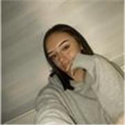 Soy una chica extrovertida, me encanta tratar con niños y siempre tengo buena relación con ell@s.