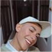 Diseñador de modas certificado con énfasis en investigación de tendencias