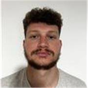 Profesor de francés imparte clases a niños de todas las edades