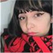 Maestra en español y lengua castellana, con estudios en contaduría pública y realizando licenciatura en psicología