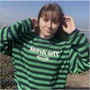 Profesora de matemáticas con vocación por la enseñanza, capacidad para explicar conceptos complejos de forma clara