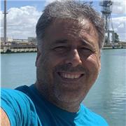 Profesor de informatica y diseño imparte clases a todos los niveles