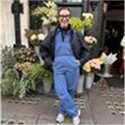 Professeur de Français des plus originale mais attentive et patiente. J’ai hâte de vous rencontrer 
