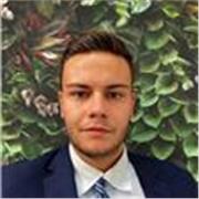 Laureato Magistrale in International Management con livello C1/C2 (certificato CAMBRIDGE) propone lezioni private di Inglese