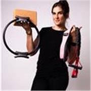 Profesora titulada en Pilates suelo y maquinas, además de trabajar como técnica de actividades dirigidas y técnica de sala de gym.