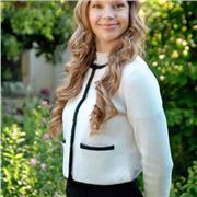 Germanistik Absolventin unterrichtet Deutsch der Klasse 1. bis 13. mit viel Mühe und Empathie