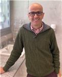 Profesor licenciado en química, con más de 15 años de experiencia, se ofrece para clases particulares de cualquier materia de educación secundaria (ciencias y lenguas) así como también para química, matemáticas aplicadas a las ciencias sociales e inglés e